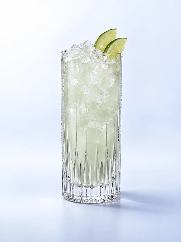 Four Season Storm cocktail with BleuStorm